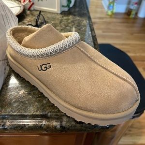 Size 9 Tasman women’s brand new with box - mustard seed color